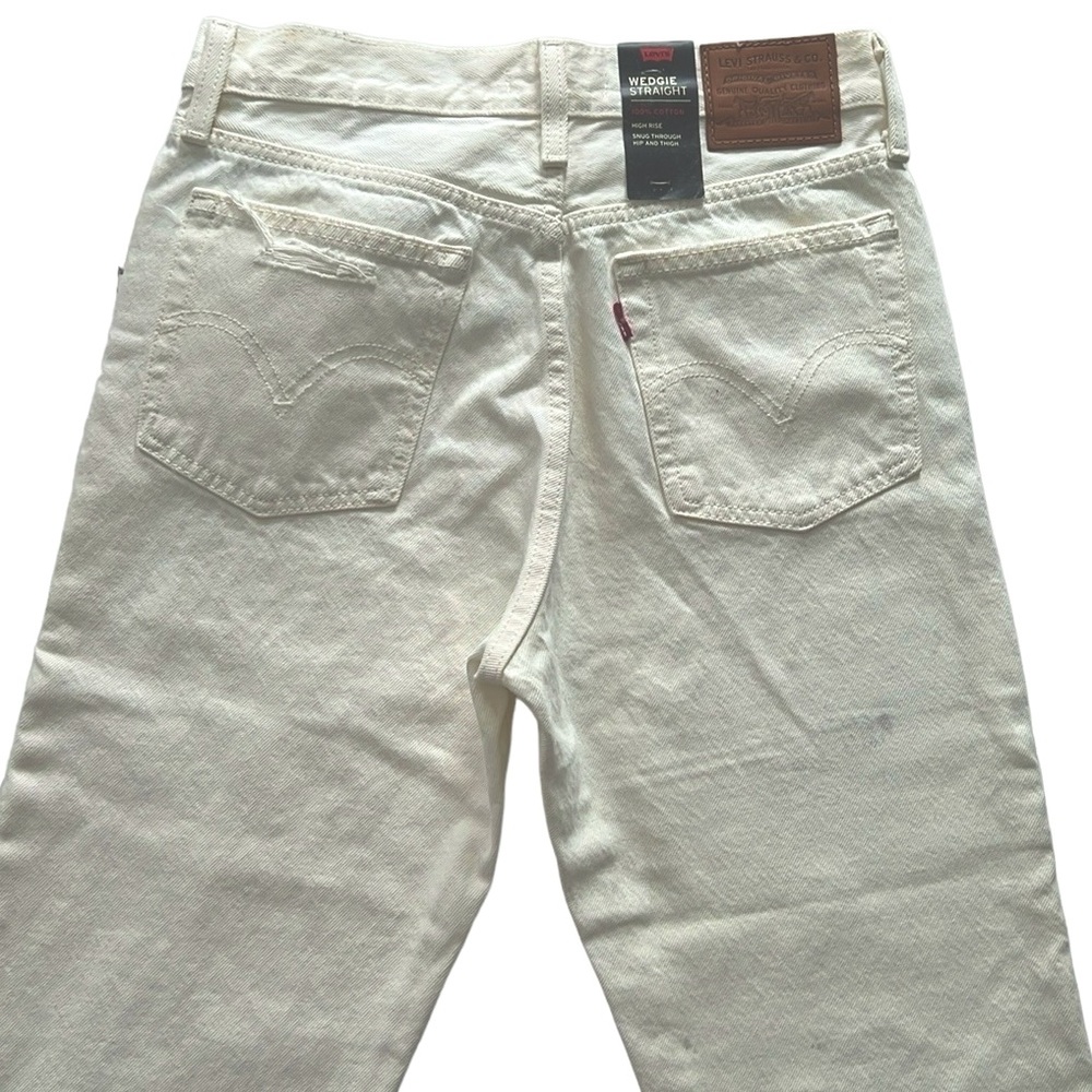 Levi’s Wedgie Straight - Picture 8 of 16